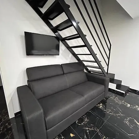 Giovanni Luxury Suites Apartment *